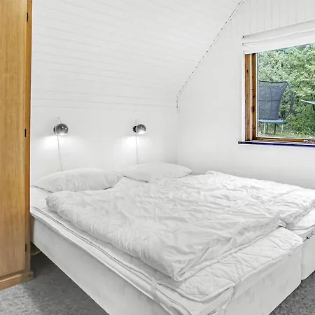 Beautiful House In With 2 Bedrooms Holiday home Allinge-Sandvig