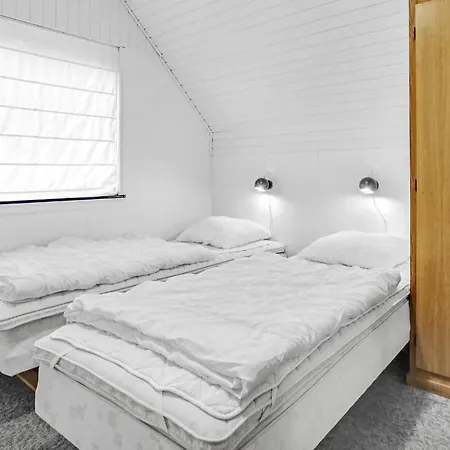 Beautiful House In With 2 Bedrooms Holiday home Allinge-Sandvig