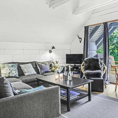 Beautiful House In With 2 Bedrooms