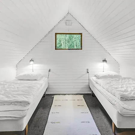 Beautiful House In With 2 Bedrooms *
