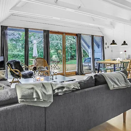 Beautiful House In With 2 Bedrooms * Allinge-Sandvig